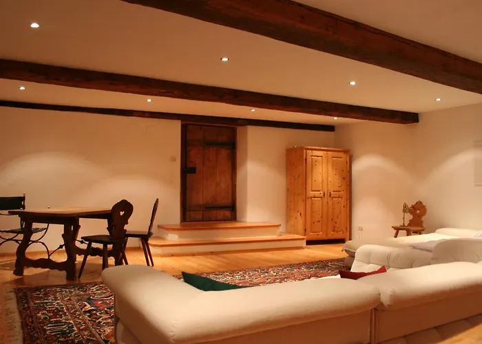 Stilvolles Engadinerhaus Casa vacanze *